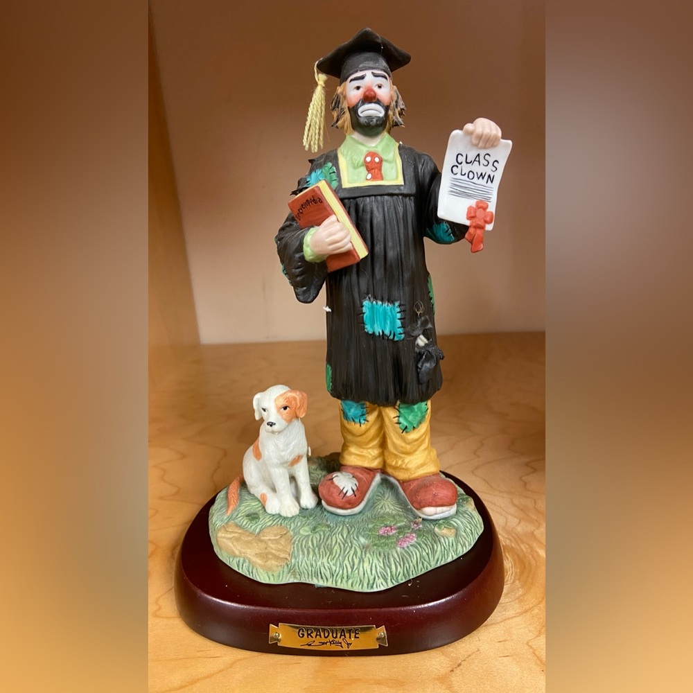 EMMETT KELLY JR CLOWN GRADUATE FIGURINE COLLECTIBLE SIGNED